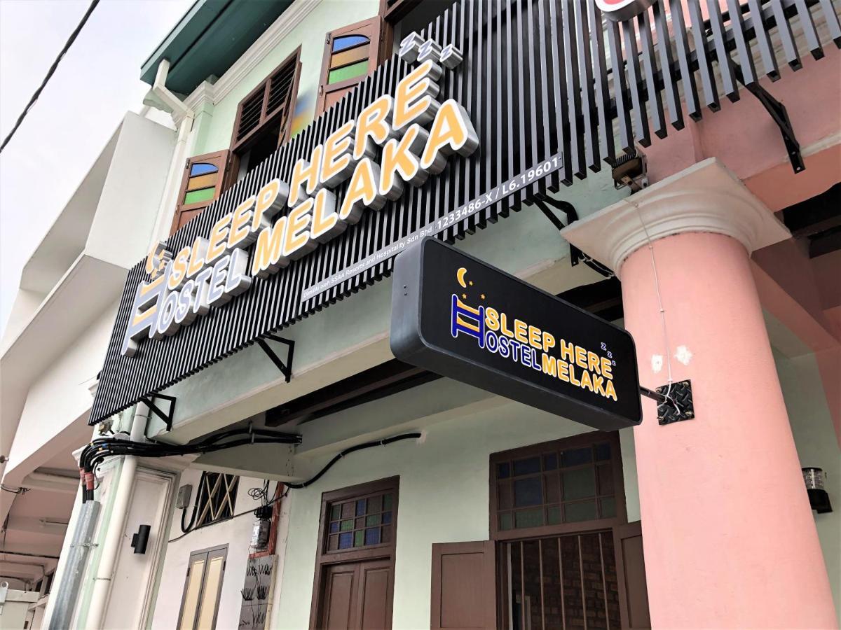 スリープ ヒアー ホステル Malacca エクステリア 写真